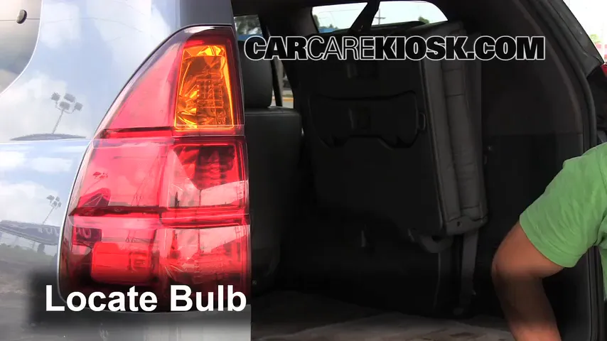 2003 Lexus GX470 4.7L V8 Lights Turn Signal - Rear (replace bulb)